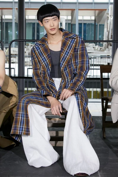 Look 4